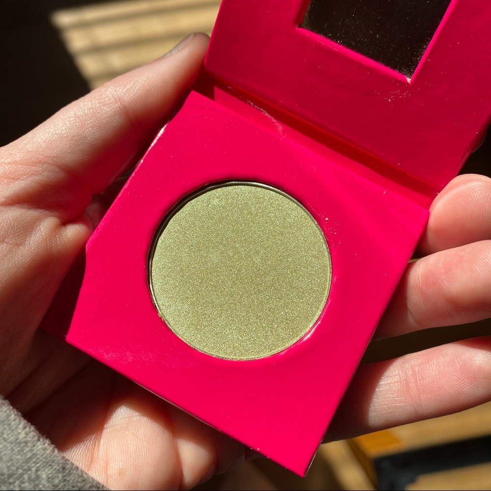 Tigi Bed Head Cyberoptics Lime Green Eyeshadow